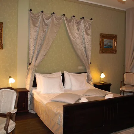Taanilinna 3*