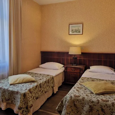 فندق Taanilinna 3*