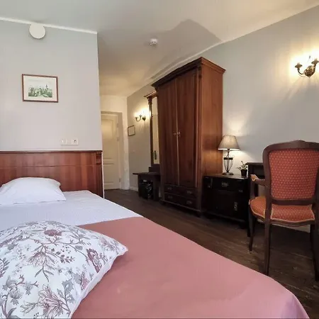 فندق Taanilinna 3*