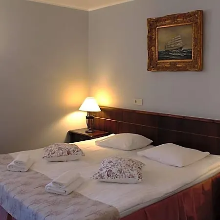 Taanilinna 3*